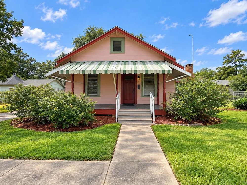 104 Flowers Street Dayton, TX 77535