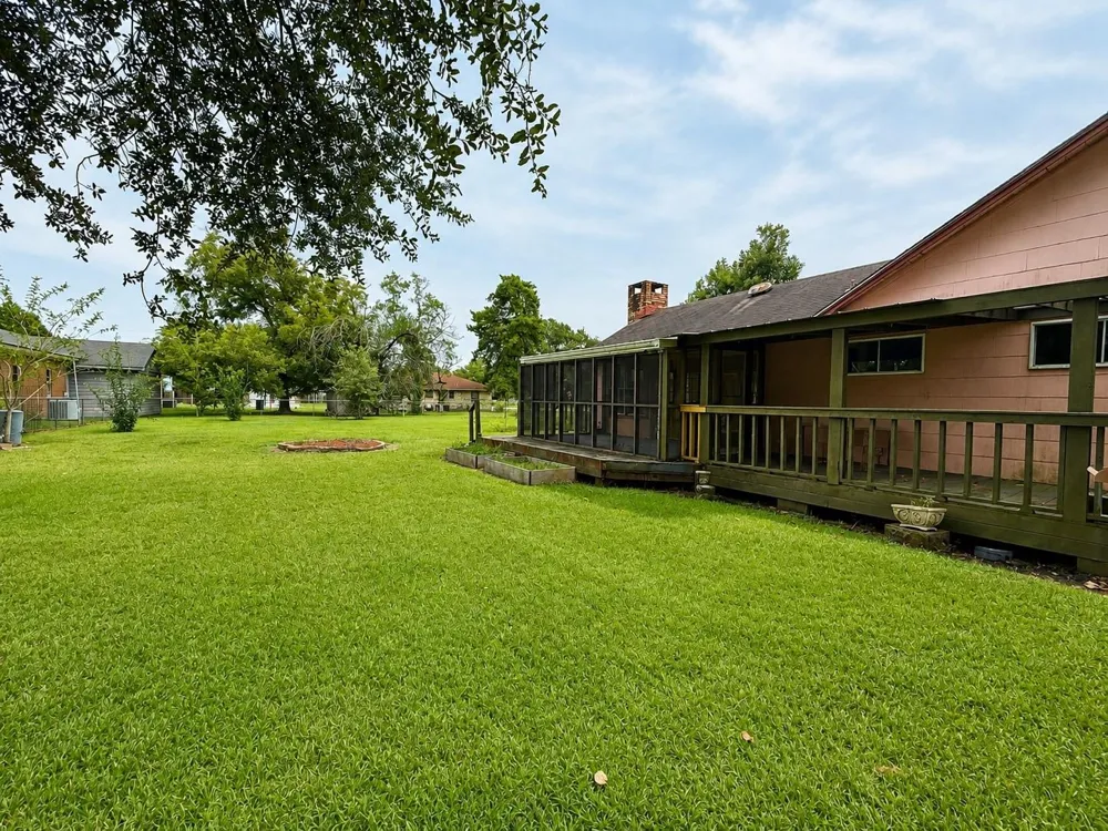 104 Flowers Street Dayton, TX 77535