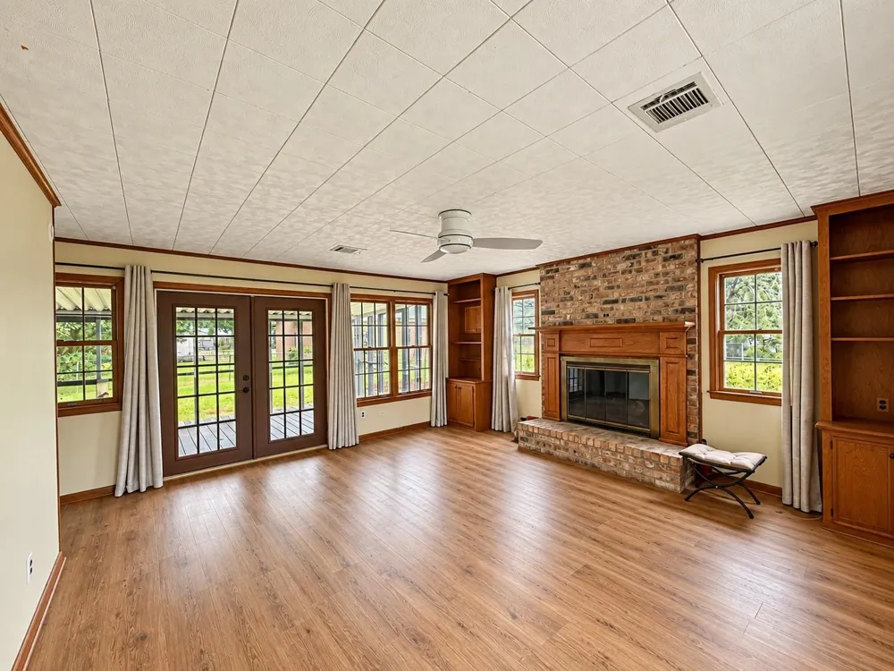 104 Flowers Street Dayton, TX 77535