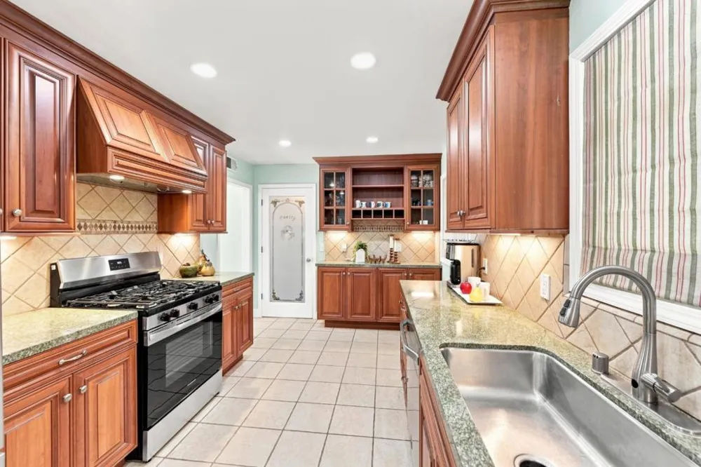 961 S Daniel Way San Jose, CA 95128