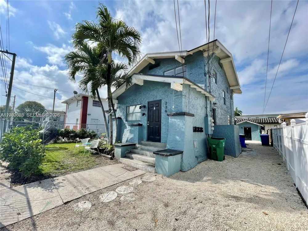 236 SW 10th Ave #B Miami, FL 33130
