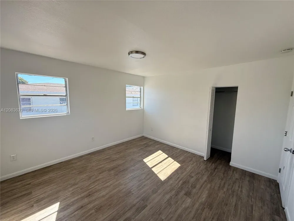 236 SW 10th Ave #B Miami, FL 33130