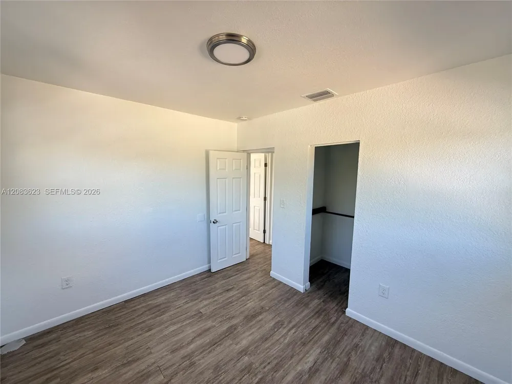 236 SW 10th Ave #B Miami, FL 33130