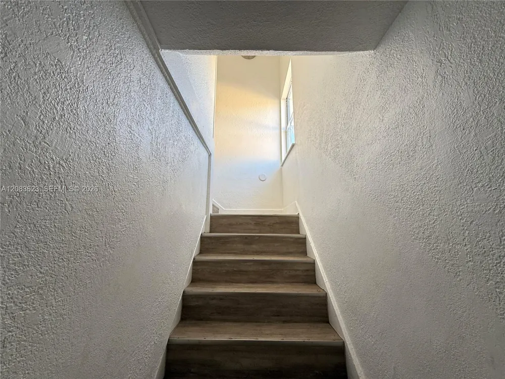 236 SW 10th Ave #B Miami, FL 33130