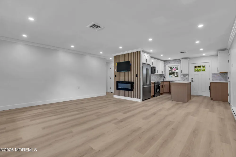 522 Thornbury Court Lakewood, NJ 08701