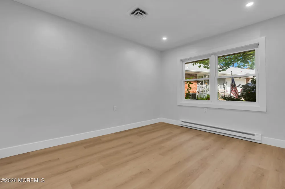 522 Thornbury Court Lakewood, NJ 08701