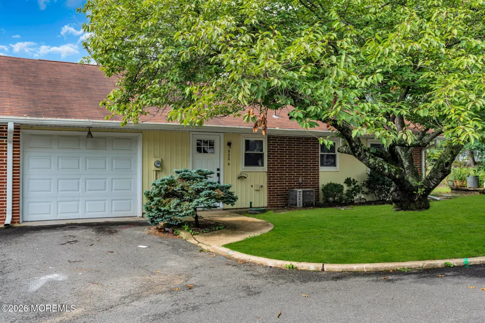 522 Thornbury Court Lakewood, NJ 08701