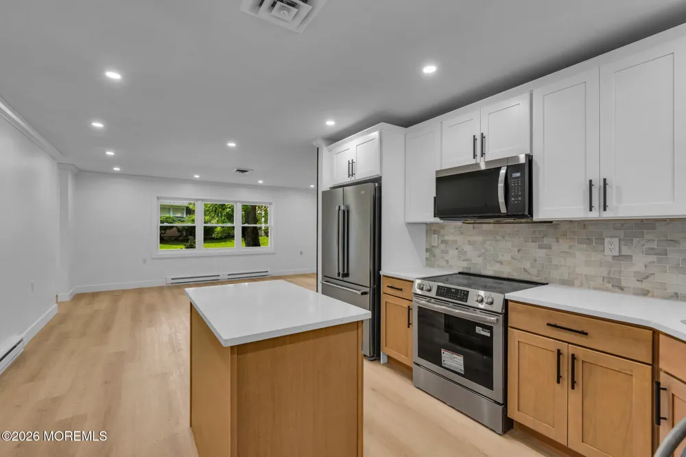 522 Thornbury Court Lakewood, NJ 08701