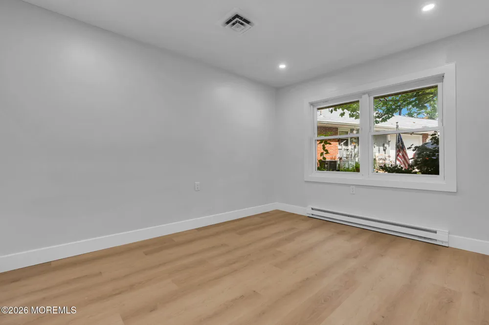 522 Thornbury Court Lakewood, NJ 08701