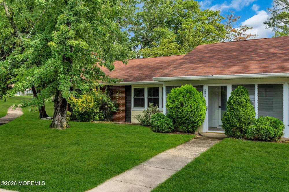 522 Thornbury Court Lakewood, NJ 08701