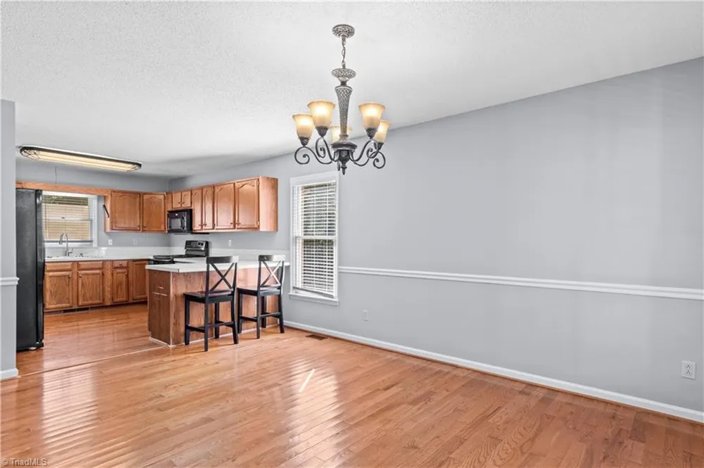2513 Newington Court Clemmons, NC 27012