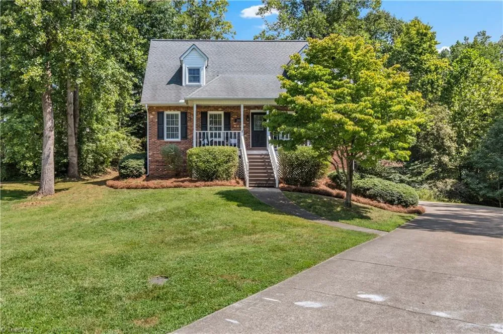 2513 Newington Court Clemmons, NC 27012
