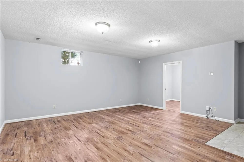 2513 Newington Court Clemmons, NC 27012