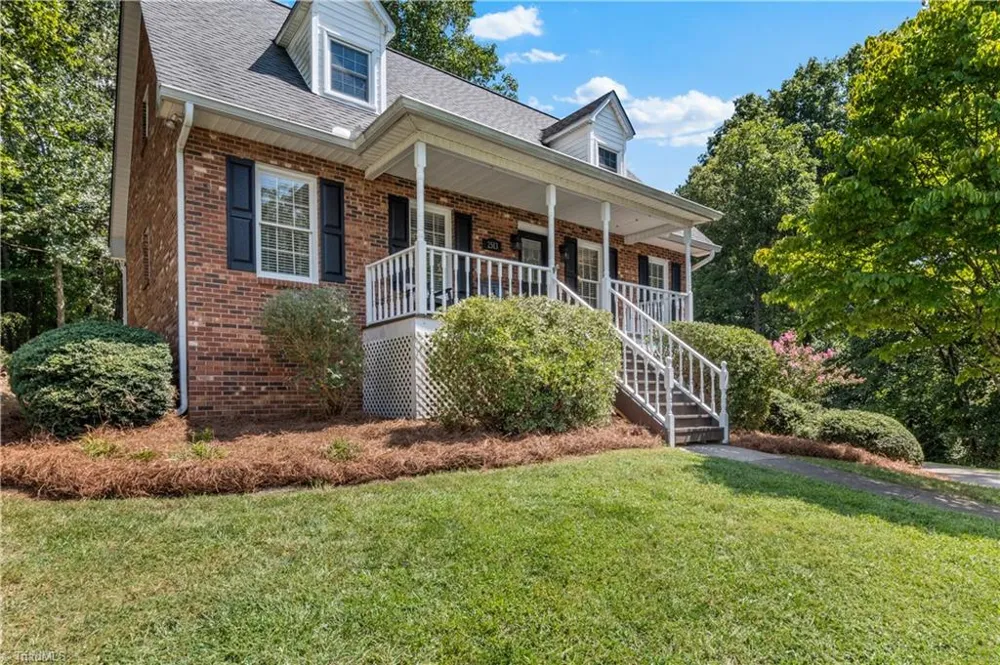 2513 Newington Court Clemmons, NC 27012