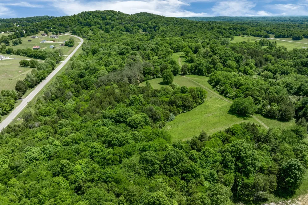 1412 Iron Bridge Rd Columbia, TN 38401