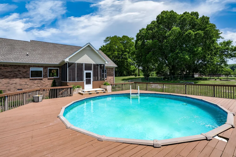 1412 Iron Bridge Rd Columbia, TN 38401