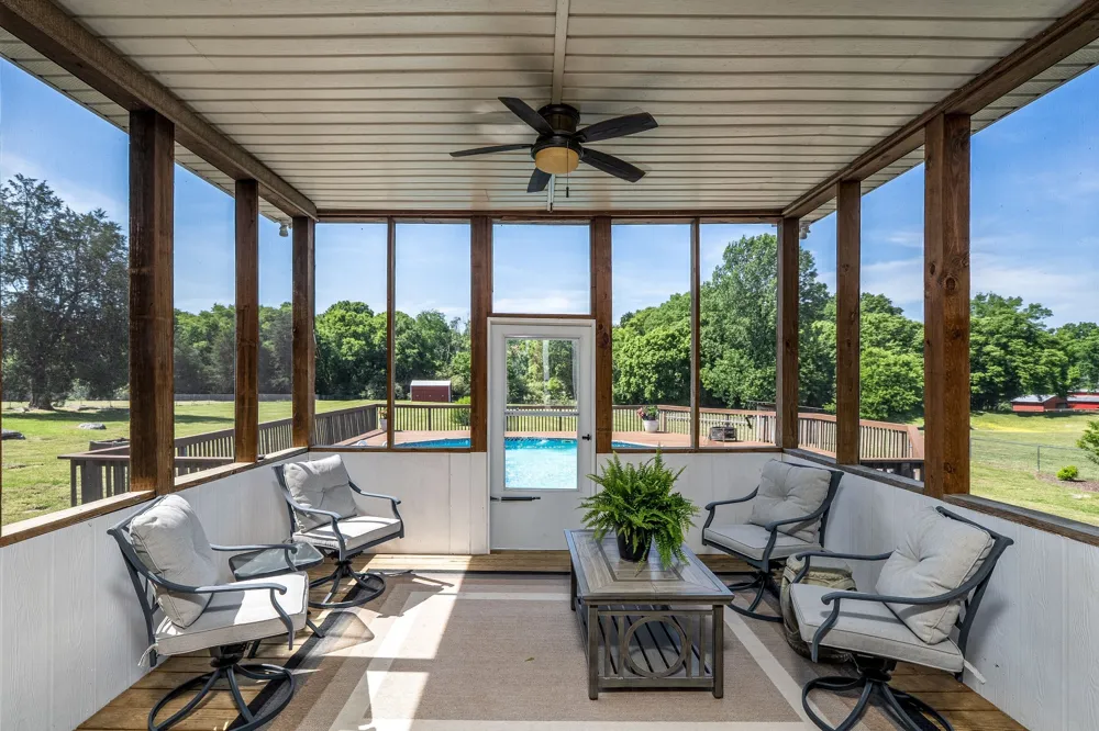 1412 Iron Bridge Rd Columbia, TN 38401