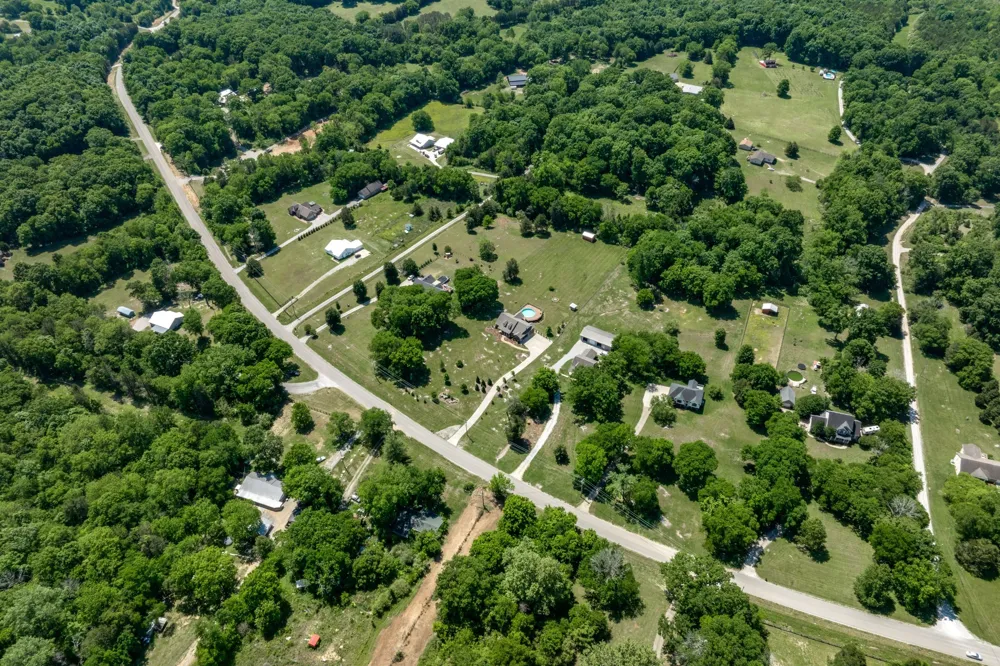 1412 Iron Bridge Rd Columbia, TN 38401