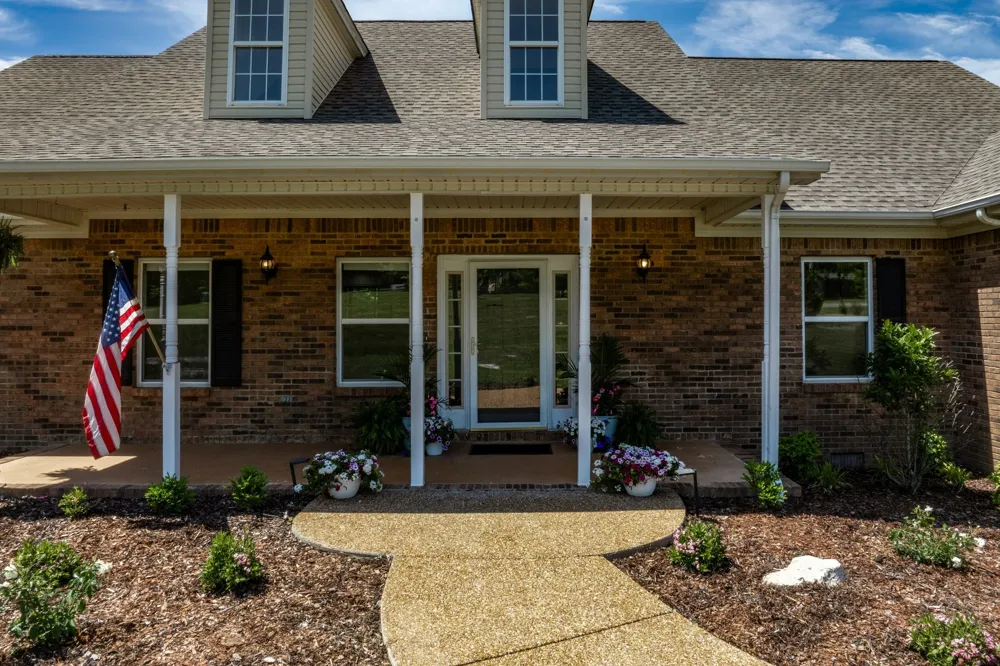 1412 Iron Bridge Rd Columbia, TN 38401