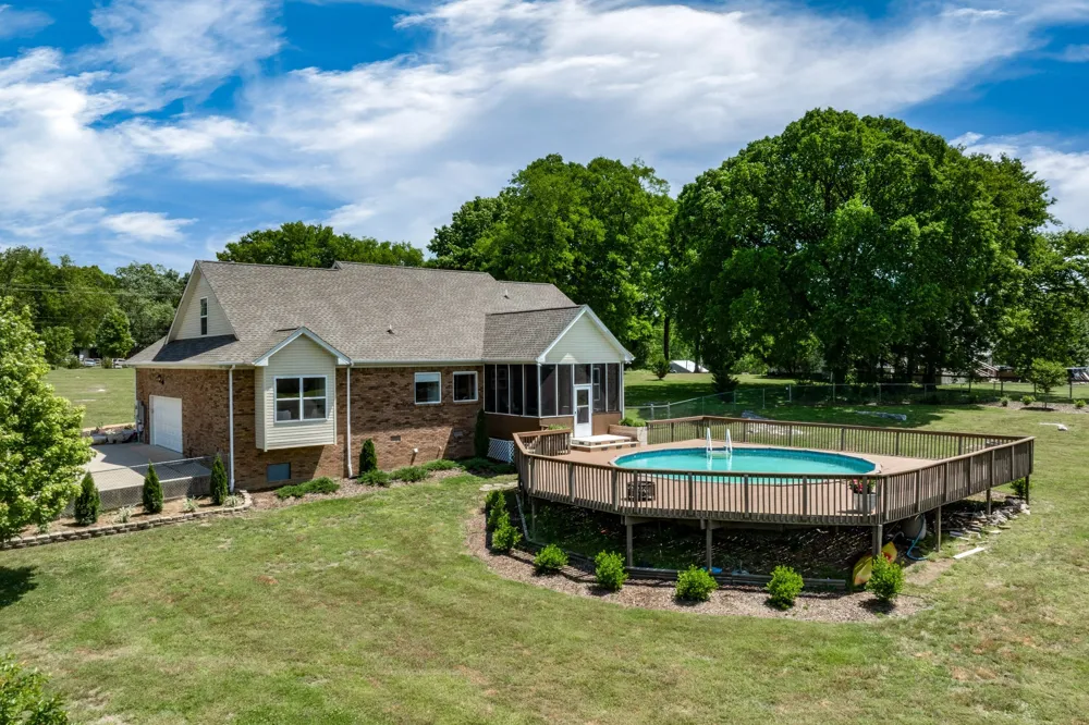 1412 Iron Bridge Rd Columbia, TN 38401