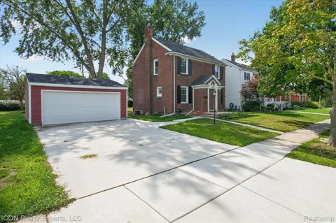 667 North Drive