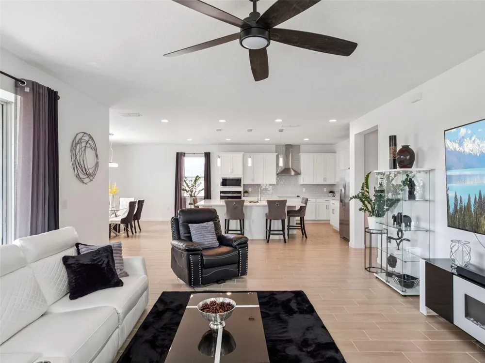 591 VIA BELLA COURT Howey In The Hills, FL 34737