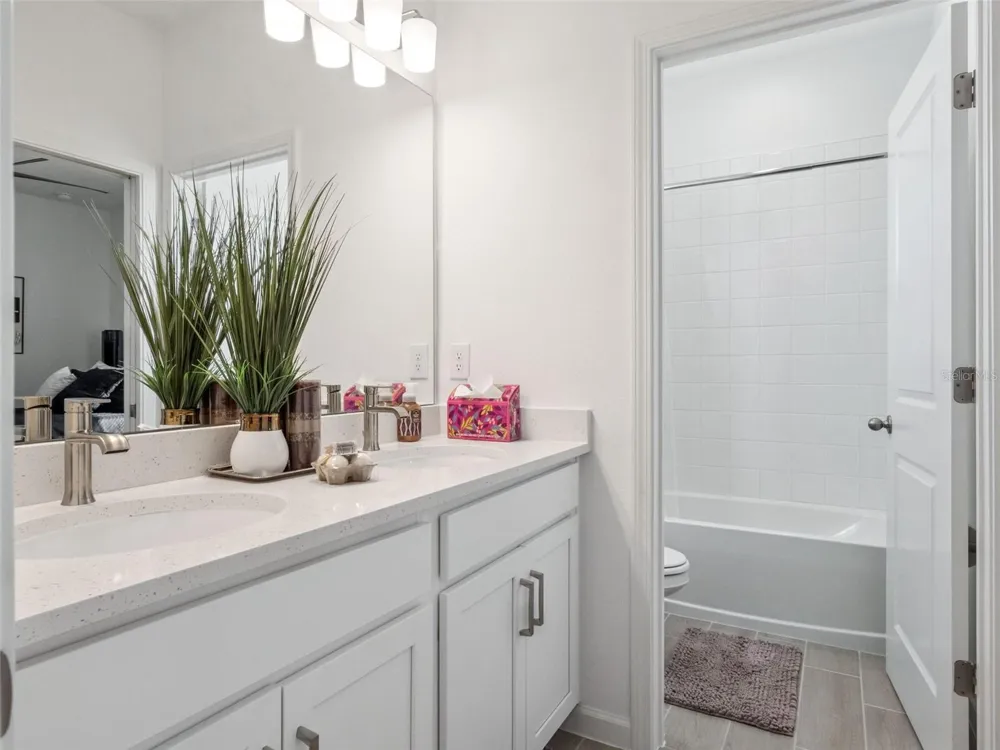 591 VIA BELLA COURT Howey In The Hills, FL 34737