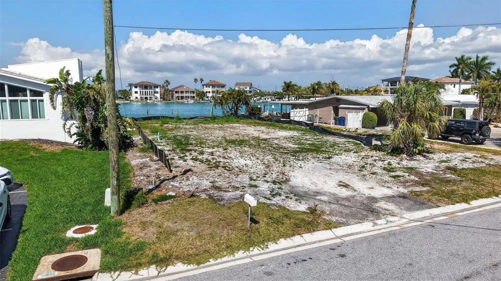 27 DOLPHIN DRIVE Treasure Island, FL 33706