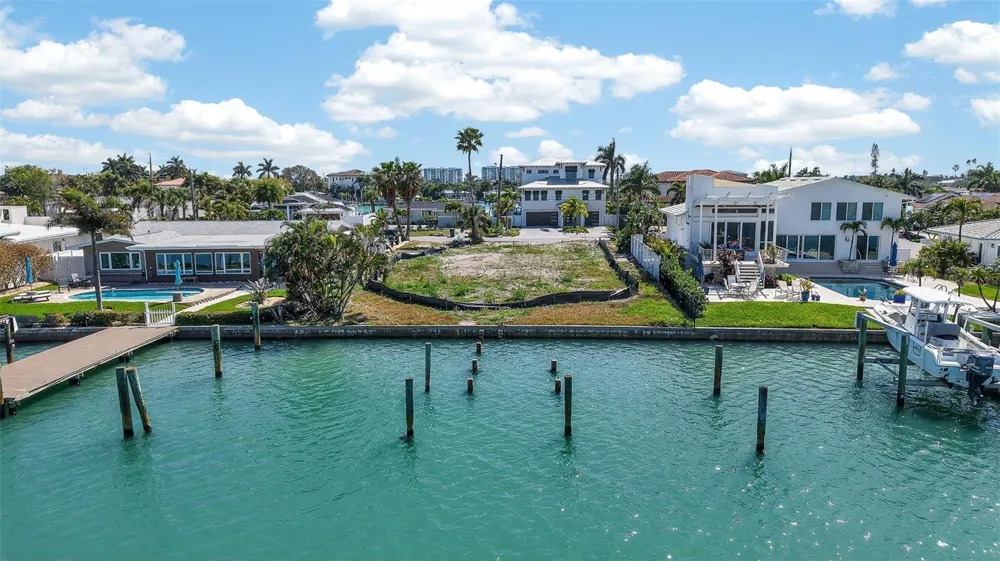 27 DOLPHIN DRIVE Treasure Island, FL 33706