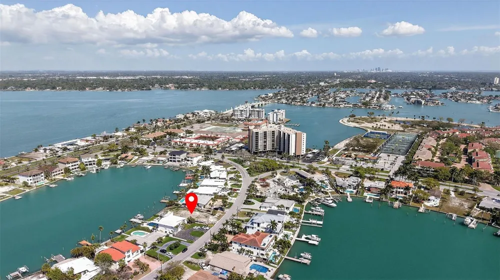 27 DOLPHIN DRIVE Treasure Island, FL 33706