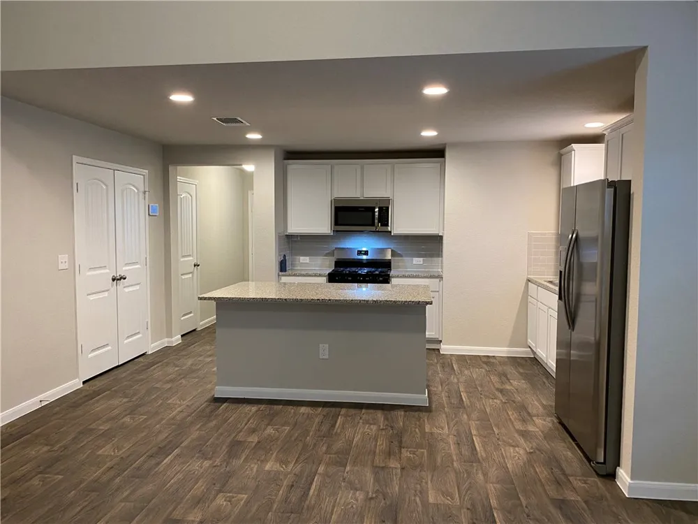 111 Craft Street Hutto, TX 78634
