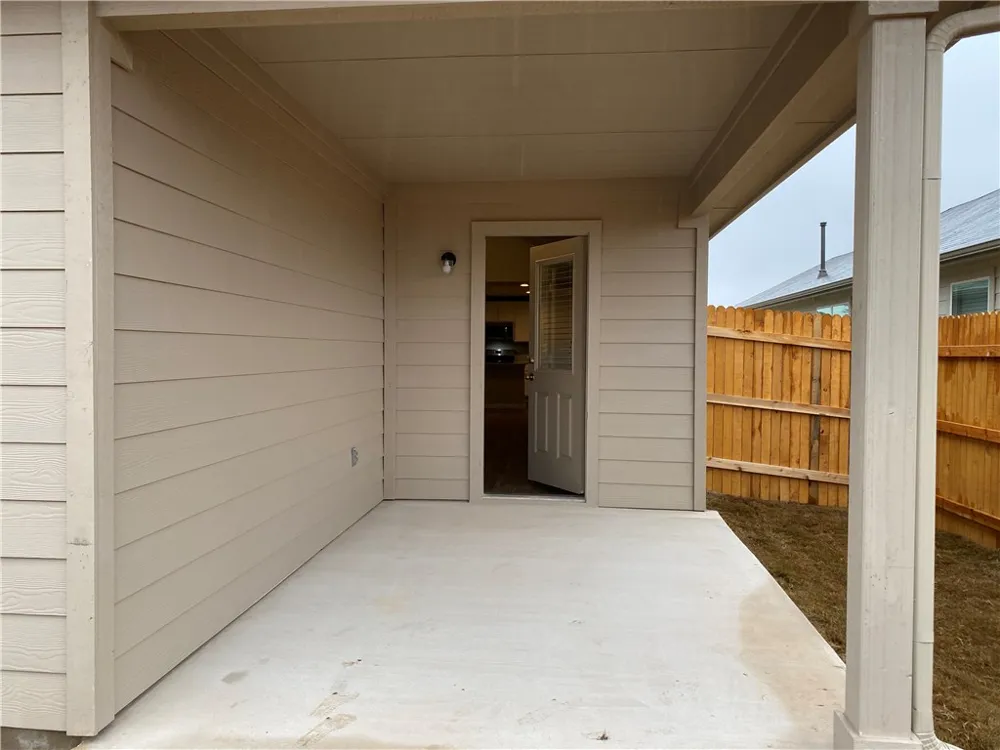 111 Craft Street Hutto, TX 78634