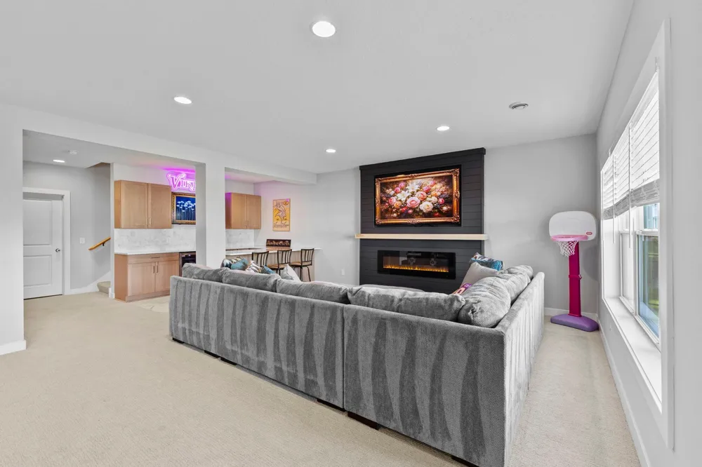 10166 Shadyview Lane Maple Grove, MN 55311