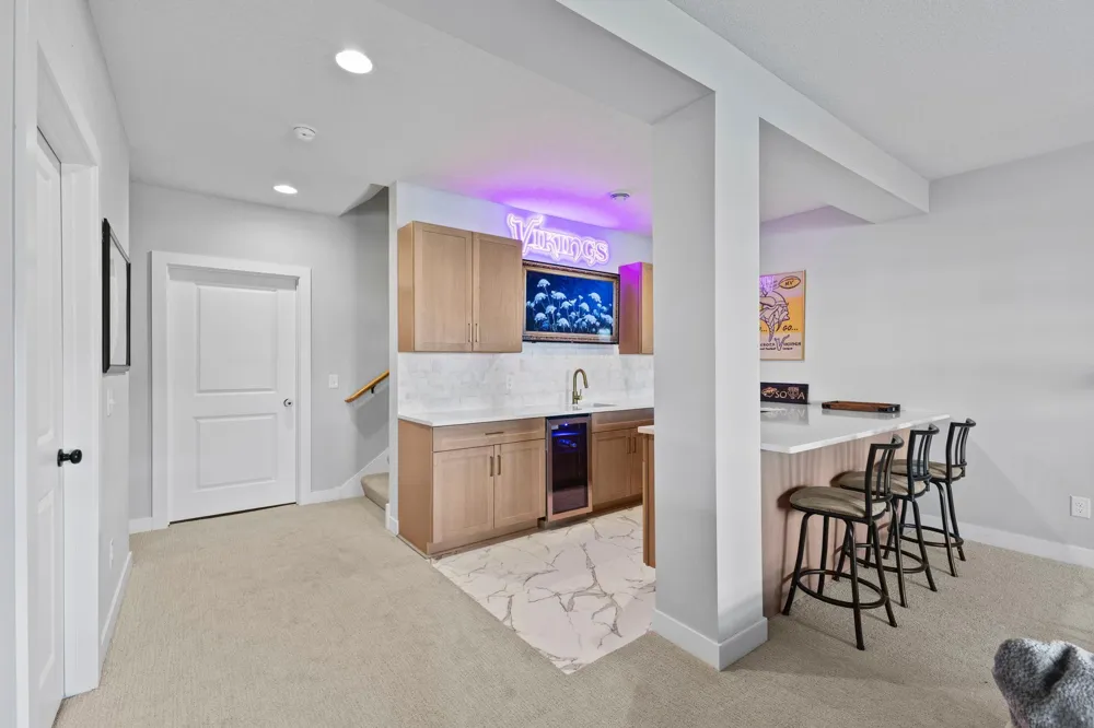 10166 Shadyview Lane Maple Grove, MN 55311