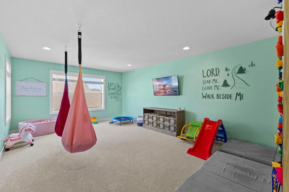 10166 Shadyview Lane Maple Grove, MN 55311
