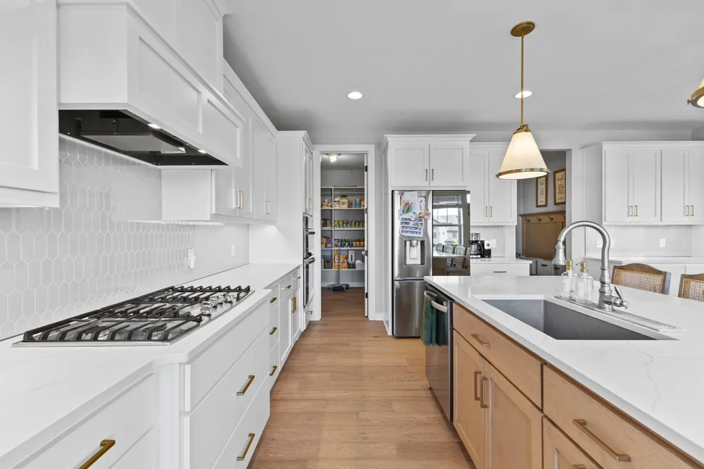 10166 Shadyview Lane Maple Grove, MN 55311