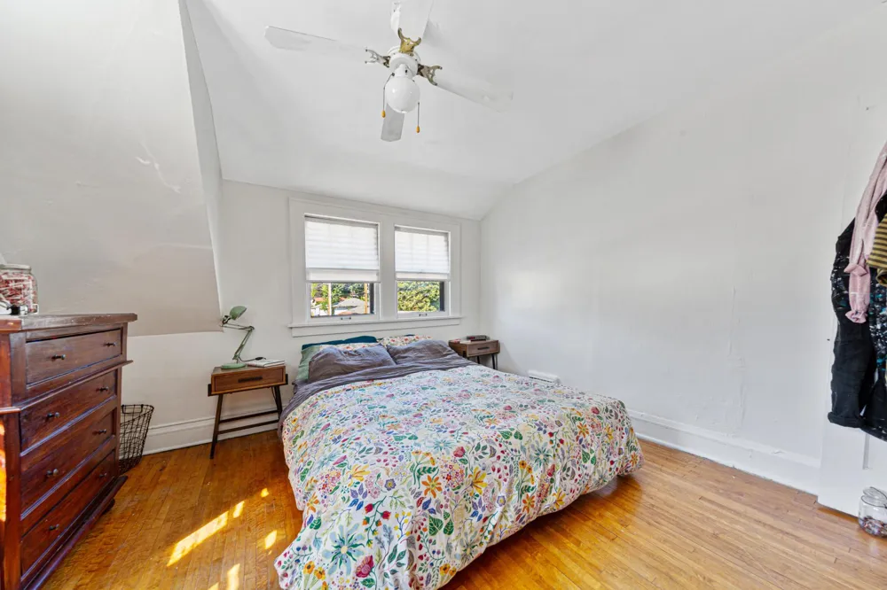 1009 E 42nd Street Minneapolis, MN 55407