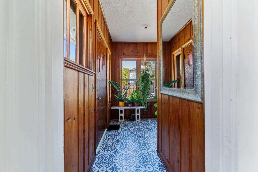 1009 E 42nd Street Minneapolis, MN 55407