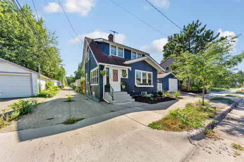 1009 E 42nd Street