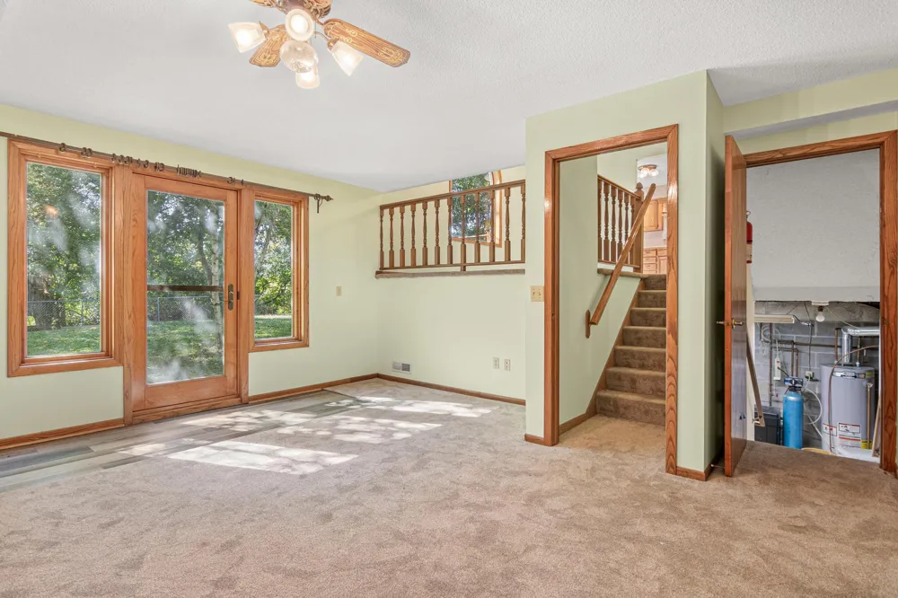 12013 Summerset Lane Burnsville, MN 55337