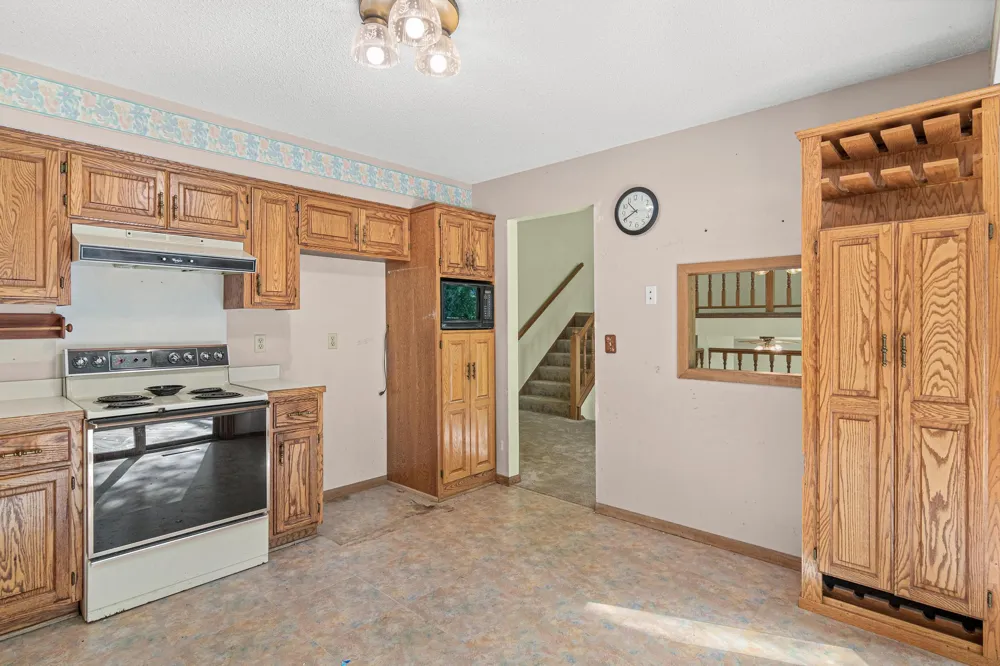 12013 Summerset Lane Burnsville, MN 55337