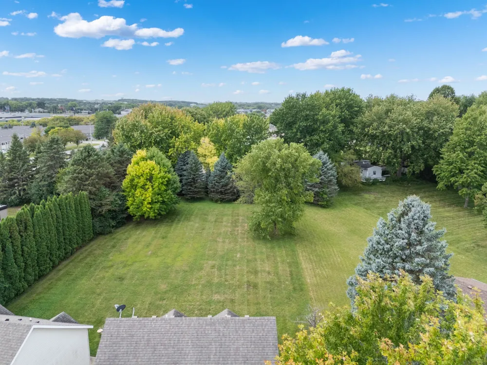 5509 25th Avenue NW Rochester, MN 55901