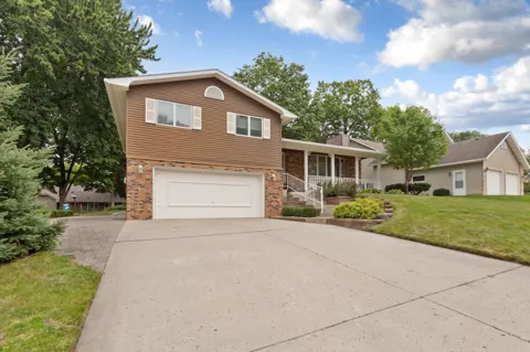 2533 Woodland Drive