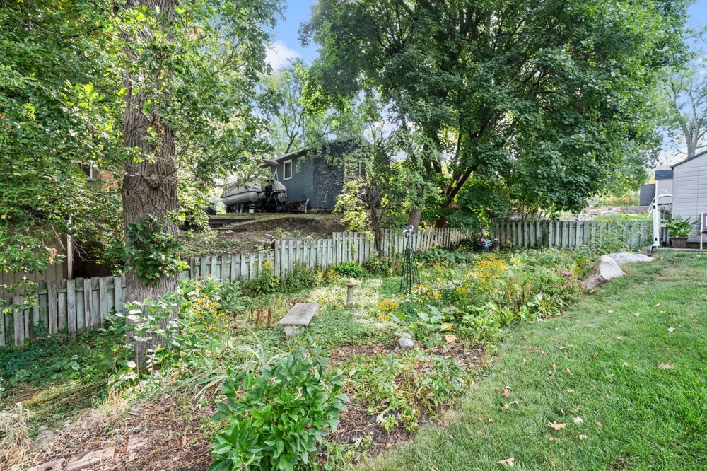 13405 Walnut Drive Burnsville, MN 55337