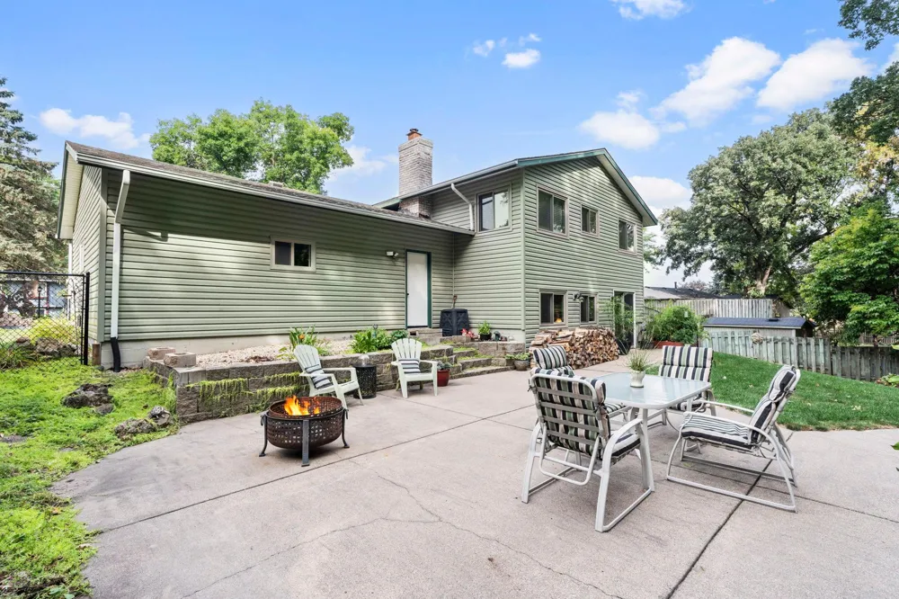13405 Walnut Drive Burnsville, MN 55337