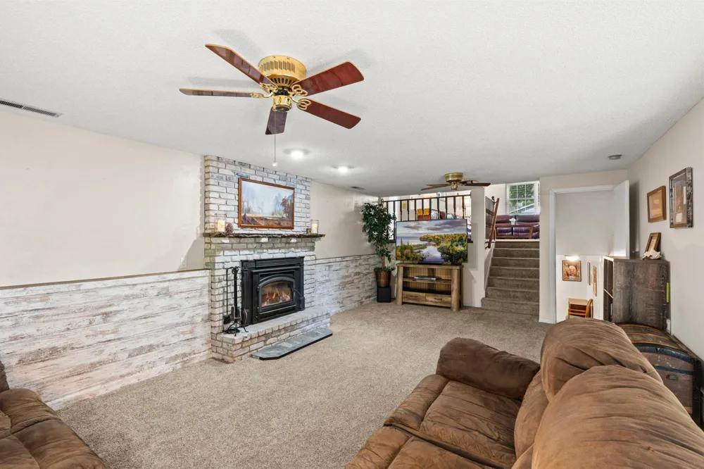 13405 Walnut Drive Burnsville, MN 55337