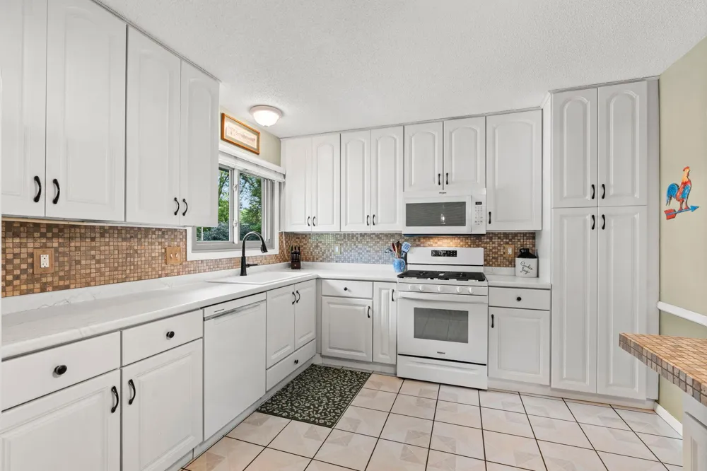 13405 Walnut Drive Burnsville, MN 55337