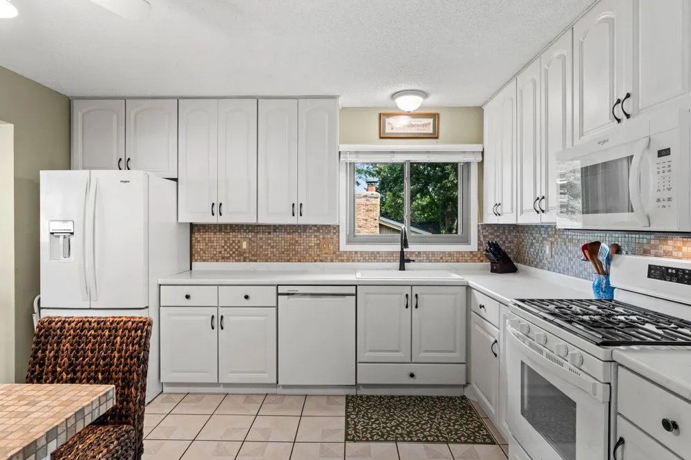 13405 Walnut Drive Burnsville, MN 55337
