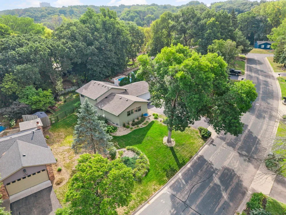 13405 Walnut Drive Burnsville, MN 55337