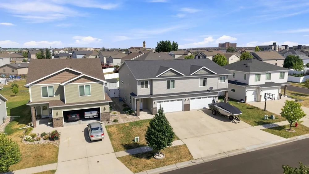 454 Foxtail Drive E West Fargo, ND 58078